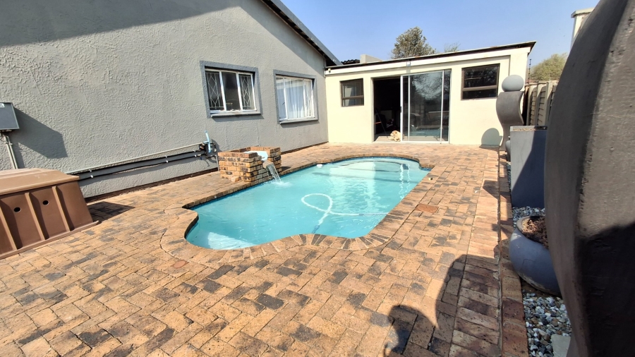 3 Bedroom Property for Sale in Sasolburg Ext 11 Free State